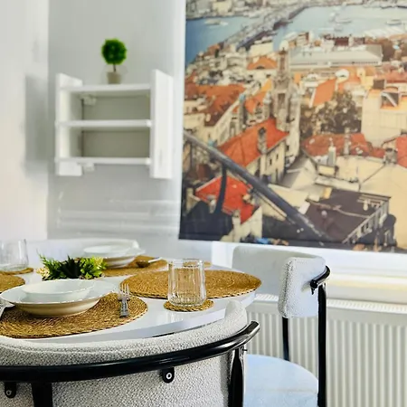 Apartment Cozy Yellow Home-2 *