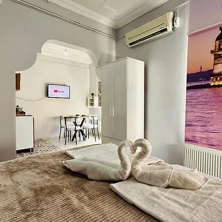 Apartment Cozy Yellow Home-2 *