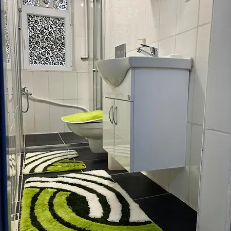 Apartmán Cozy Yellow Home-2 *