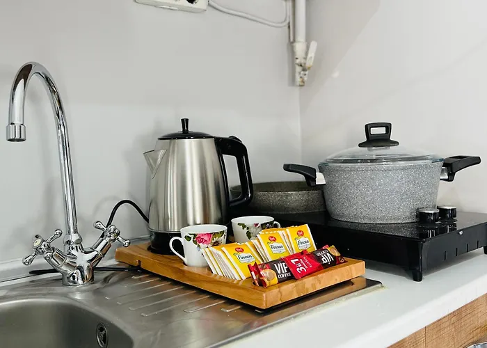 Apartment Cozy Yellow Home-2