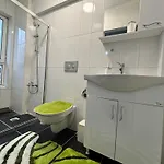 Cozy Yellow Home-2 이스탄불